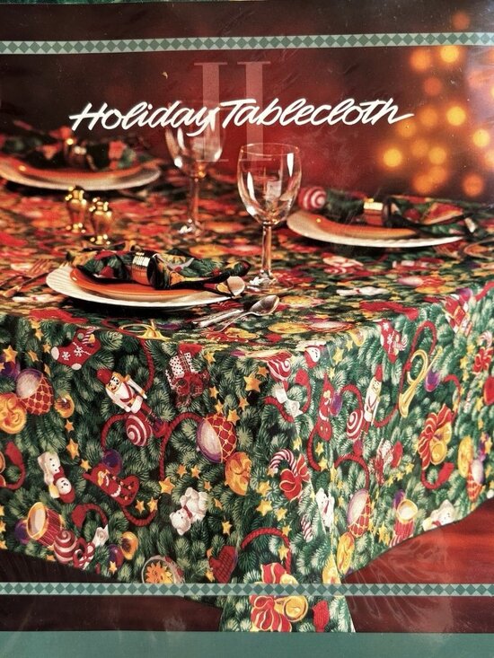 VTG Dayton Hudson Holiday “Chalet”Tablecloth OVAL 60” X 84” 1993 - Picture 1 of 6